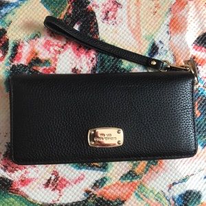 Continental Black Wallet- Never Used- No Scratches